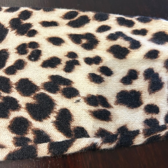 Equipment Cream and Black Leopard Sweater 100% Cashmere medium - Picture 11 of 11